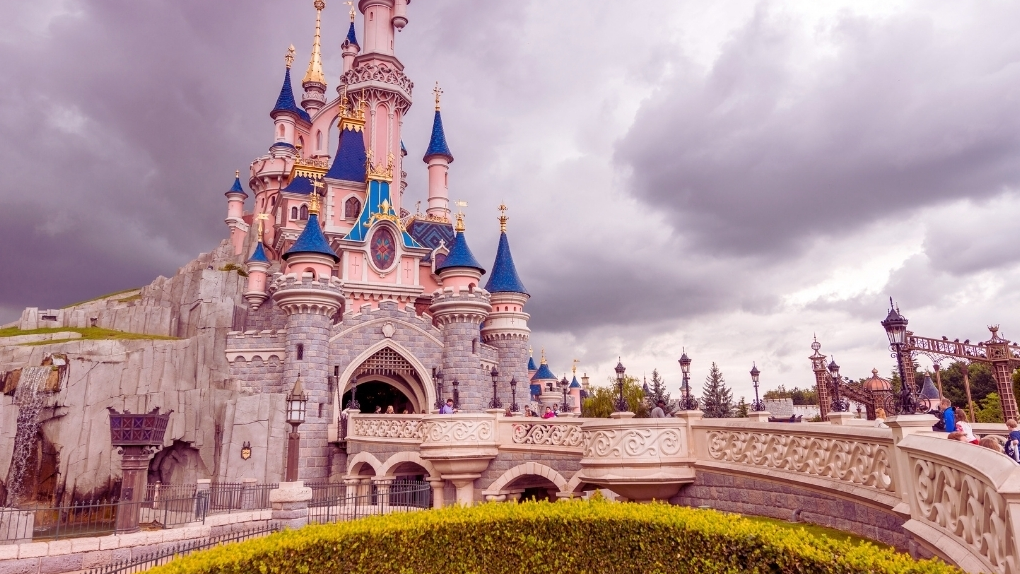 Orlando limo service to Disney for families